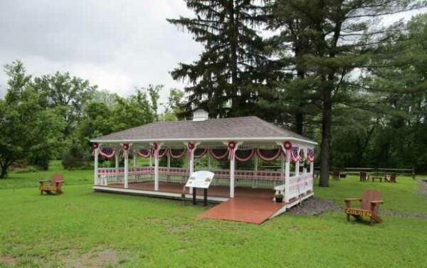 ALFRED M. KALINOWSKI MEMORIAL GAZEBO