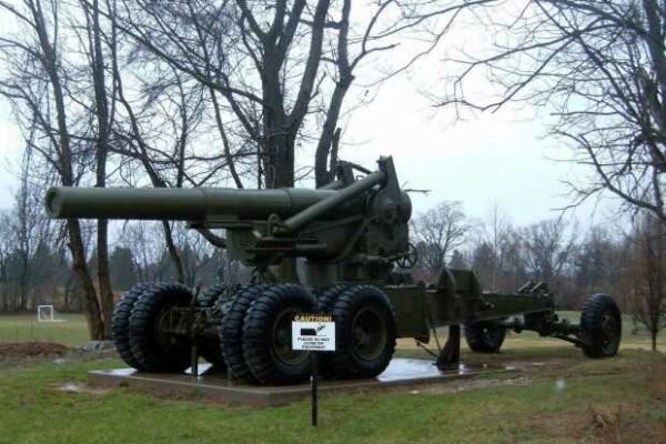 DEFENDER OF PUSAN 8 INCH HOWITZER MEMORIAL