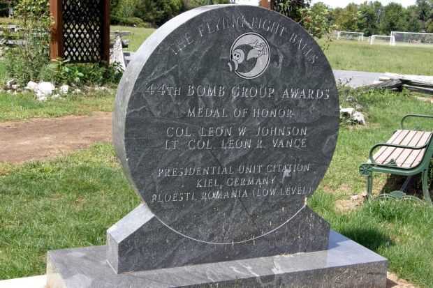 44TH BOMB GROUP (HEAVY) WAR MEMORIAL BACK