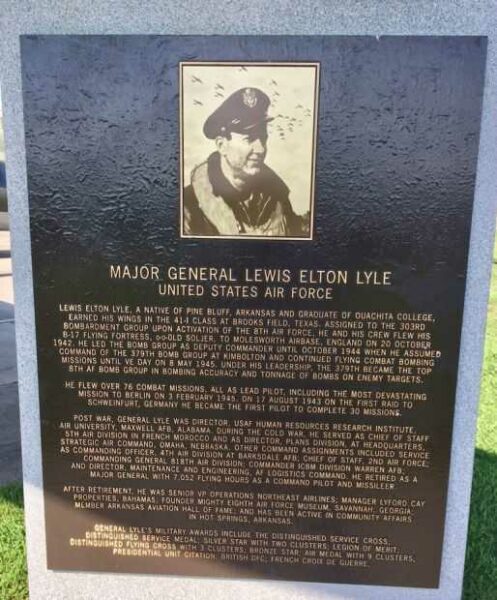 MAJOR GENERAL LEWIS ELTON LYLE WAR MEMORIAL