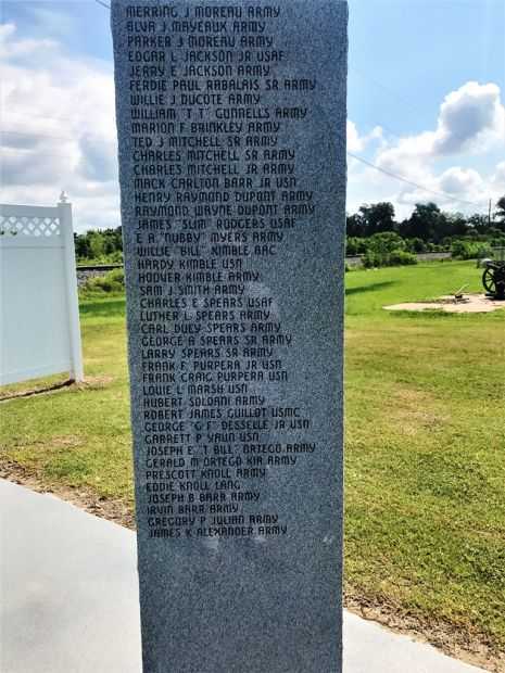 SIMMESPORT VETERANS MEMORIAL HONOR ROLL STONE D