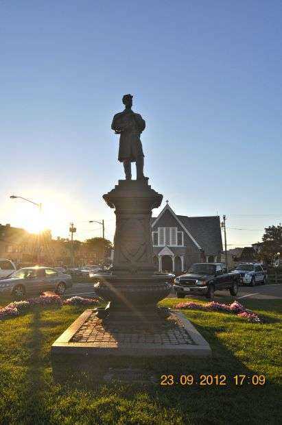 SOLDIERS MEMORIAL FOUNTAIN