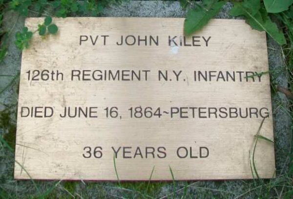 PVT JOHN KILEY WAR MEMORIAL CENOTAPH