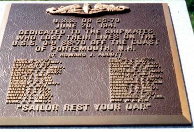 U.S.S. 09 SS-70 WAR MEMORIAL PLAQUE