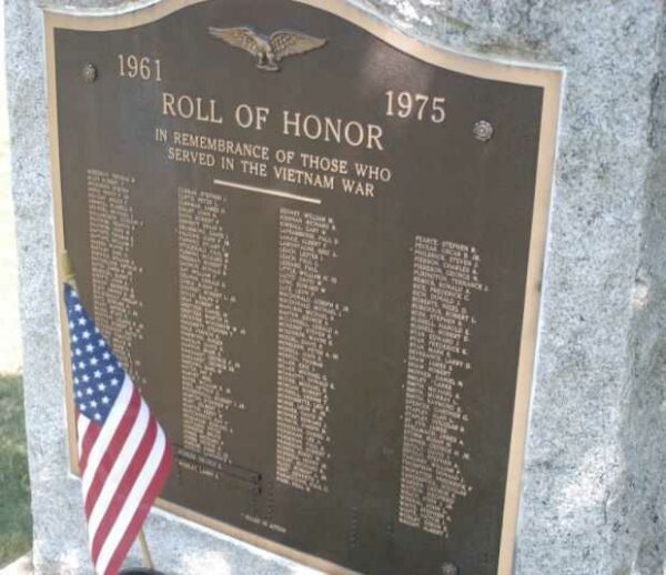HAMPTON VIETNAM WAR ROLL OF HONOR MEMORIAL PLAQUE