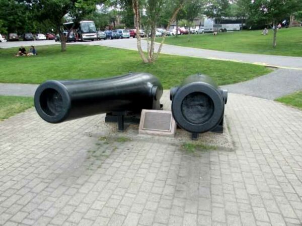 BAR HARBOR VETERANS MEMORIAL CANNON