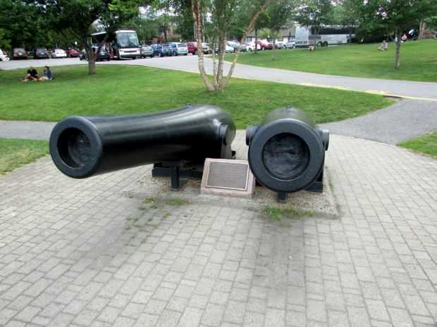BAR HARBOR VETERANS MEMORIAL CANNON