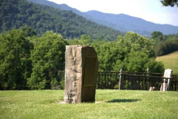 CAPTAIN JAMES HALL REVOLUTIONARY WAR MEMORIAL