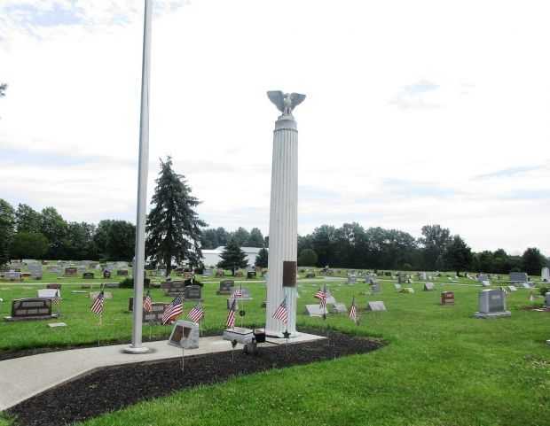 LA RUE WAR VETERANS MEMORIAL COLUMN