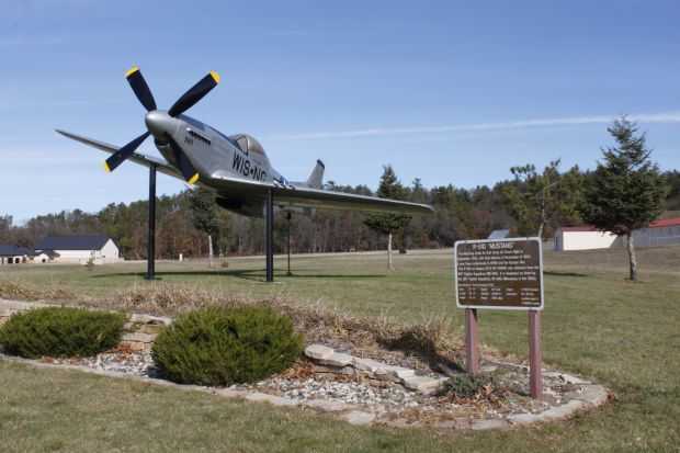 P-51D MUSTANG WAR MEMORIAL