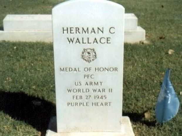 HERMAN C WALLACE MEDAL OF HONOR MEMORIAL GRAVE STONE