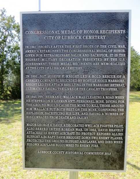 CONGRESSIONAL MEDAL OF HONOR RECIPIENTS CITY OF LUBBOCK CEMETERY MEMORIAL PLAQUE