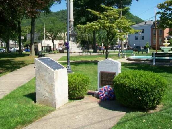TRI-STATE AREA VIETNAM WAR MEMORIAL