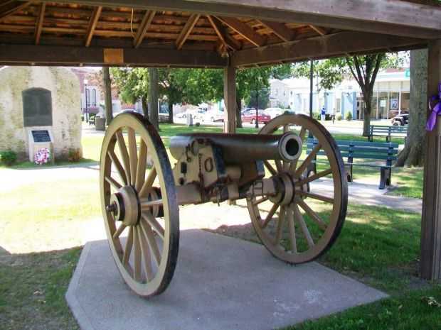 12PD NAPOLEON CANNON WAR MEMORIAL