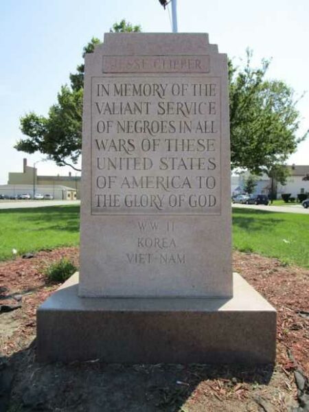 VALIANT SERVICE OF NEGROES IN ALL WARS MEMORIAL FRONT