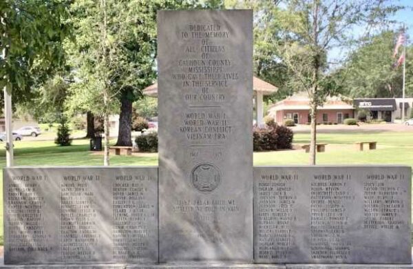 CALHOUN COUNTY WAR MEMORIAL FRONT