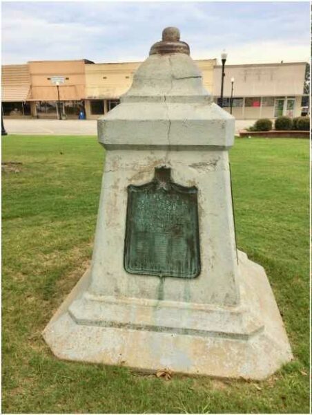 ASHLEY COUNTY WORLD WAR MEMORIAL