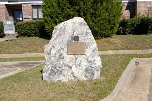 VFW POST 5000 WAR MEMORIAL