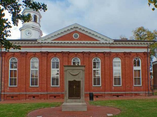 OUR GLORIOUS DEAD WAR MEMORIAL