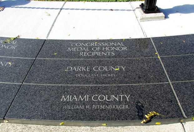 DAYTON VIETNAM VETERANS MEMORIAL STONE B