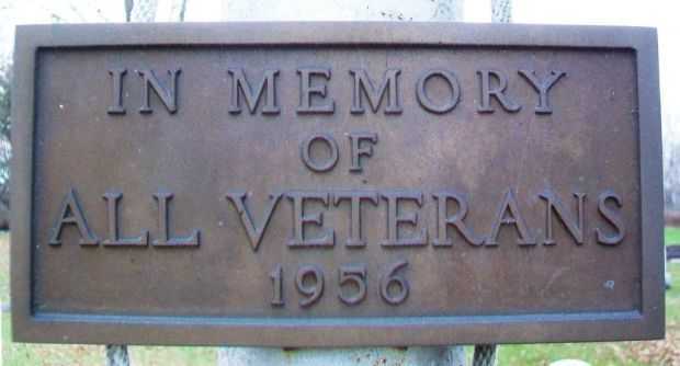 IN MEMORY OF ALL VETERANS MEMORIAL FLAGPOLE PLAQUE