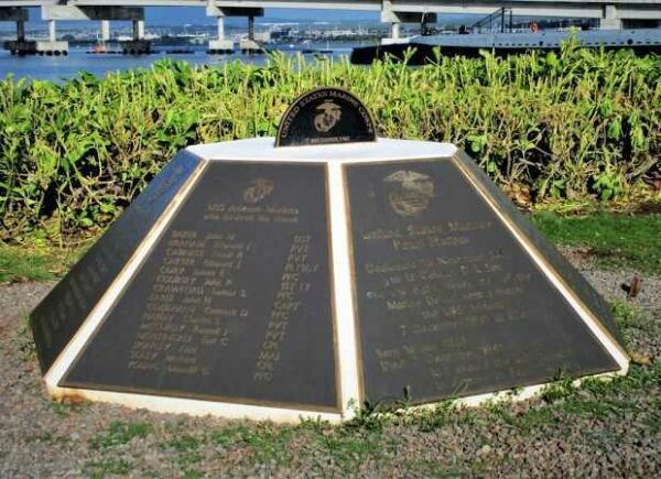 UNITED STATES MARINE CORPS 7 DECEMBER 1941 MEMORIAL