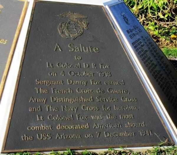 UNITED STATES MARINE CORPS 7 DECEMBER 1941 MEMORIAL PLAQUE C