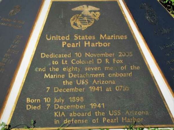 UNITED STATES MARINE CORPS 7 DECEMBER 1941 MEMORIAL PLAQUE B