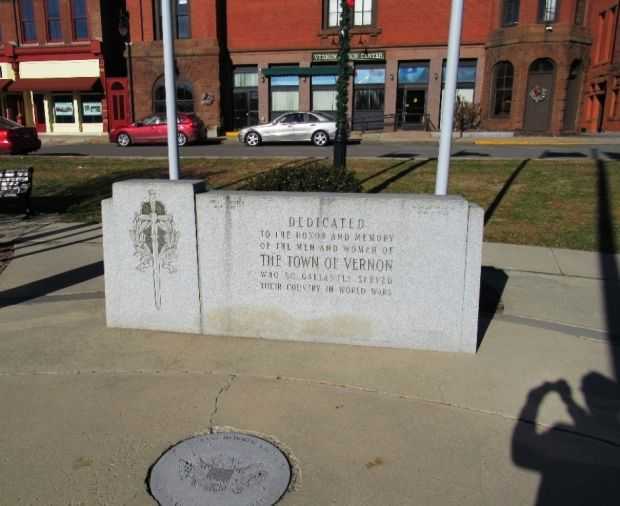 TOWN OF VERNON WORLD WARS MEMORIAL