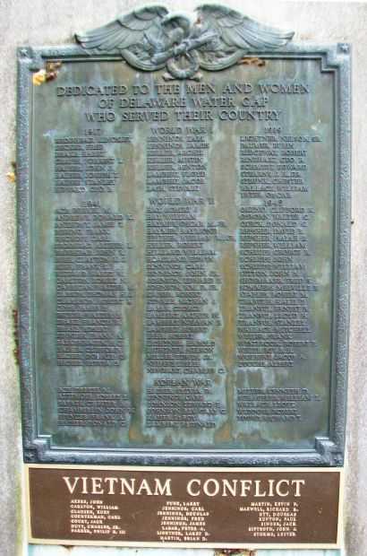DELAWARE WATER GAP WAR MEMORIAL PLAQUE