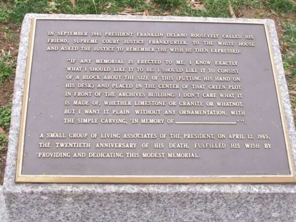 IN MEMORY OF FRANKLIN DELANO ROOSEVELT MEMORIAL PLAQUE