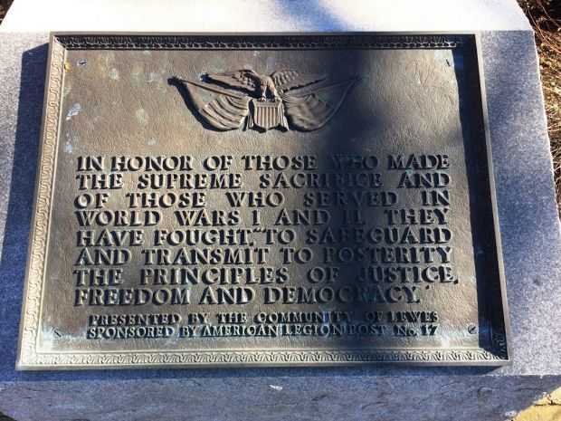LEWES WORLD WARS I AND II MEMORIAL PLAQUE