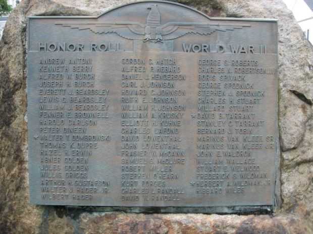 BRIDGEWATER WORLD WAR II MEMORIAL PLAQUE