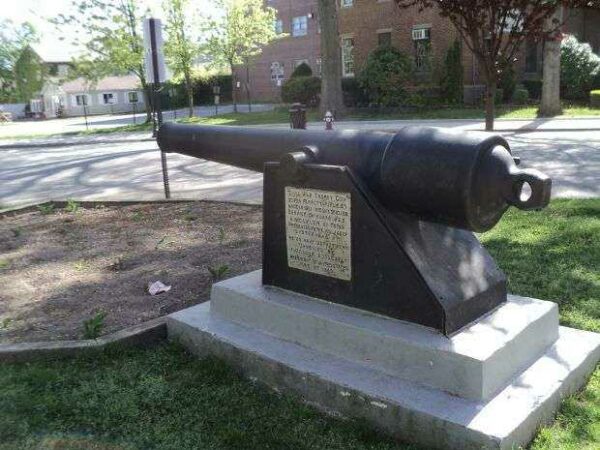 OYSTER BAY CIVIL WAR MEMORIAL CANNON