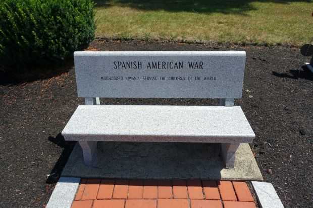 MIDDLEBOROUGH SPANISH AMERICAN WAR MEMORIAL BENCH