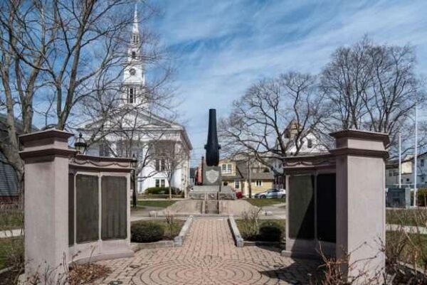 TOWN OF WARREN WAR MEMORIAL OVERVIEW