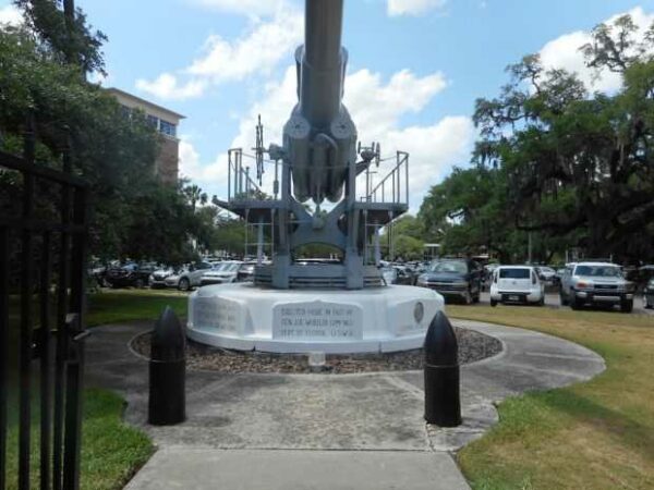 FORT DADE SPANISH-AMERICAN WAR MEMORIAL CANNON