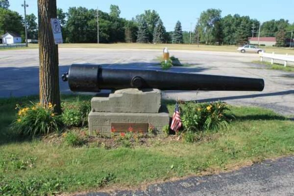 DEXTER SOLDIERS AND SAILORS CIVIL WAR MEMORIAL CANNON