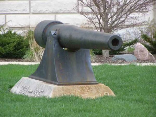 FRANKFORT CIVIL WAR MEMORIAL CANNON
