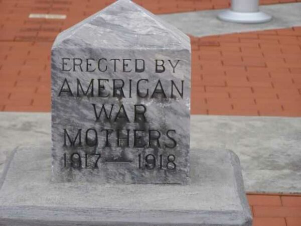 FRANKFORT AMERICAN WAR MOTHERS MEMORIAL