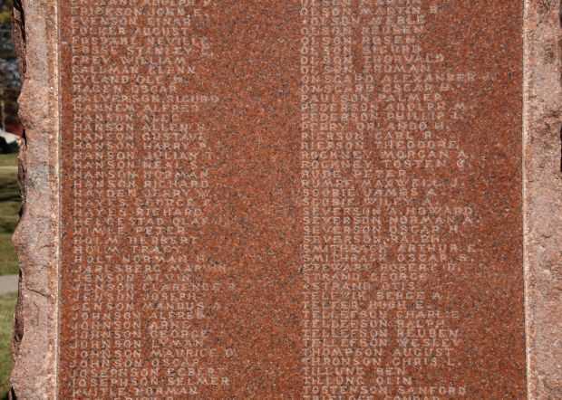 CAMBRIDGE WORLD WAR HONOR ROLL MEMORIAL SECTION B