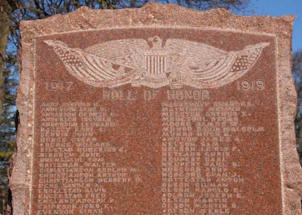 CAMBRIDGE WORLD WAR HONOR ROLL MEMORIAL SECTION A