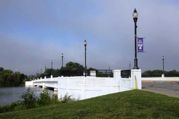 AIRBORNE FORCES MEMORIAL BRIDGE