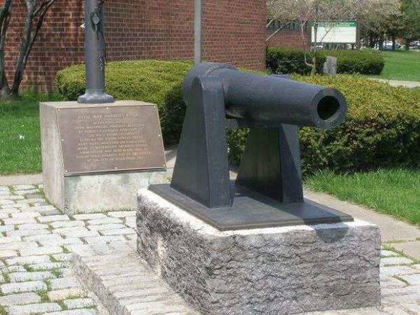 CIVIL WAR PARROTT RIFLE WAR MEMORIAL CANNON