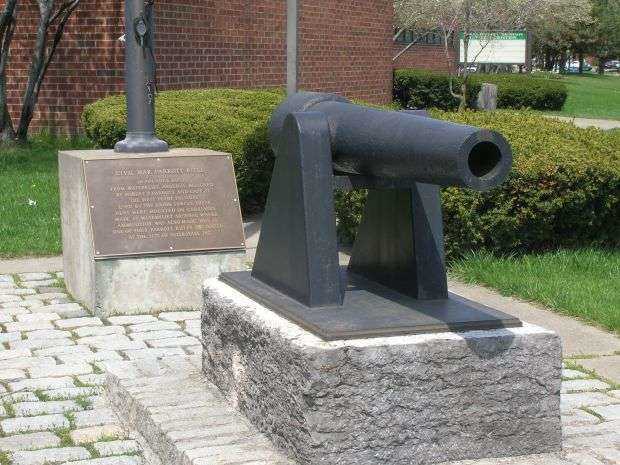CIVIL WAR PARROTT RIFLE WAR MEMORIAL CANNON