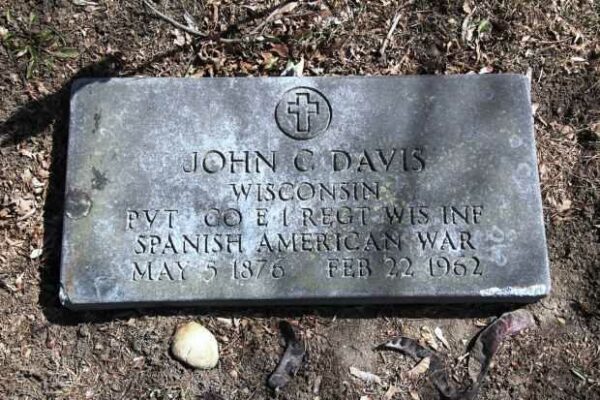 JOHN C DAVIS MEMORIAL CEMETERY STONE