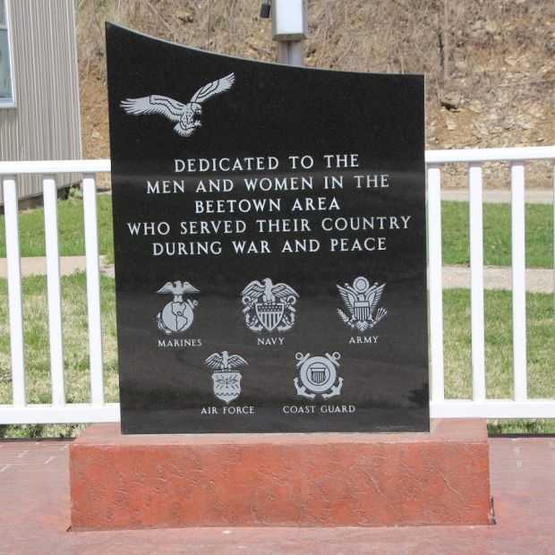 BEETOWN AREA VETERANS MEMORIAL CLOSE UP
