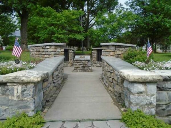 WILLIAMSTOWN WAR VETERANS MEMORIAL
