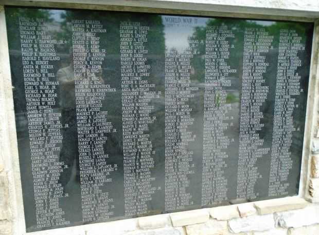 WILLIAMSTOWN WAR VETERANS MEMORIAL PLAQUE E