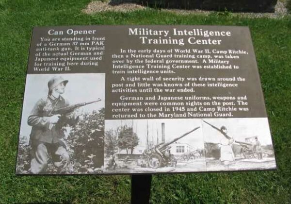 MILITARY INTELLIGENCE TRAINING CENTER MEMORIAL PLAQUE